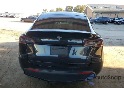 2020 Tesla Model Y z USA, uszkodzony, nr VIN 5YJYGDEE3LF018959